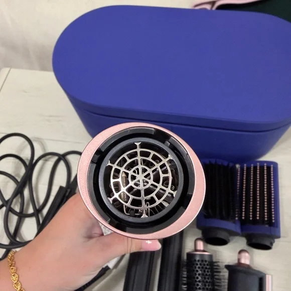 Dyson Special Edition Airwrap ™ Multi-Styler
Complete Long - Picture 6 of 14